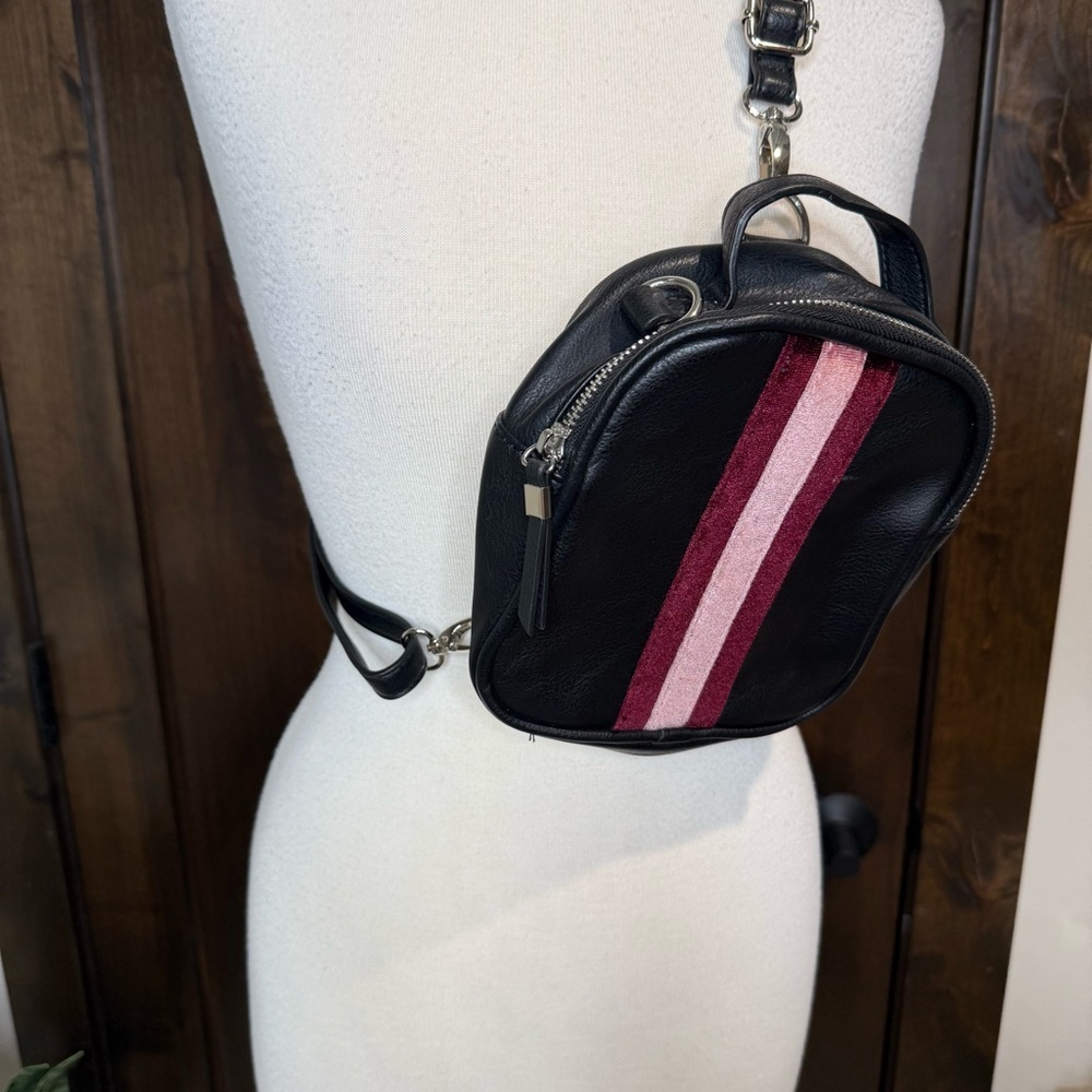 Candie's Black Crossbody with Pink details versatile crossbody shoulder Purse - Picture 3 of 11